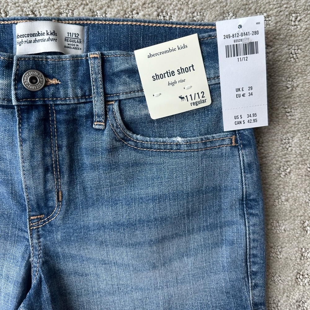 NWT Girls’ Abercrombie Kids High Rise Blue Denim Shortie Shorts, Size 11/12 - Picture 2 of 4